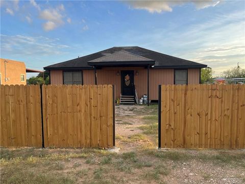 Homes For Sale - 1842 La Fuente Drive<br/> Penitas, TX 78576