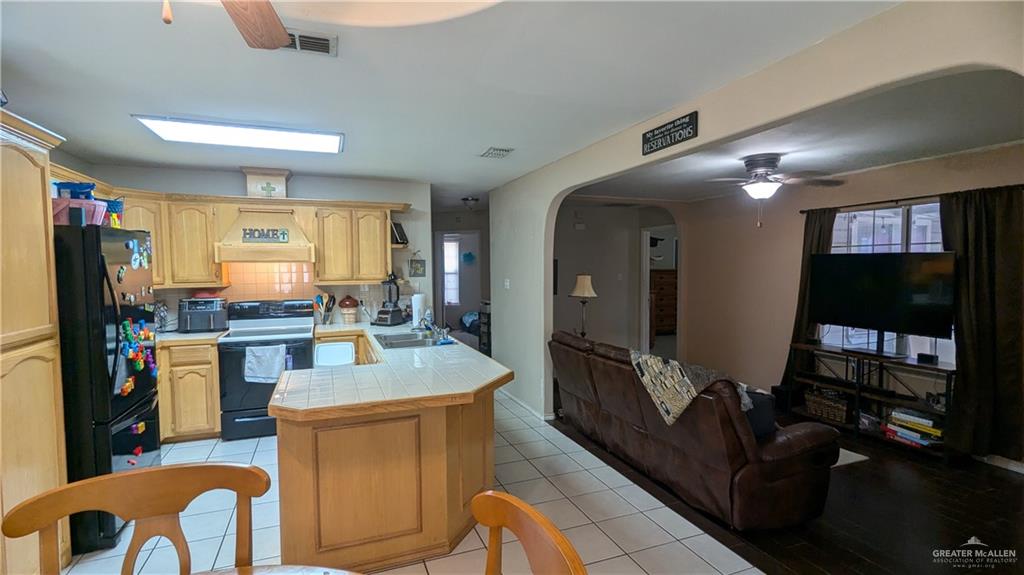 912 Tulip Drive, Pharr, Texas image 9