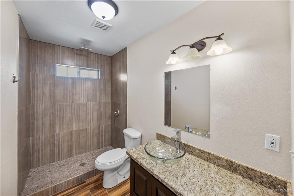 250 S Cypress Street, Pharr, Texas image 8