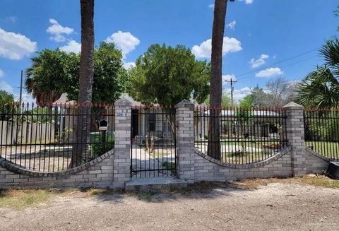 Photo of 601 N Garza Street, Rio Grande City, TX 78582 (MLS # 502452)