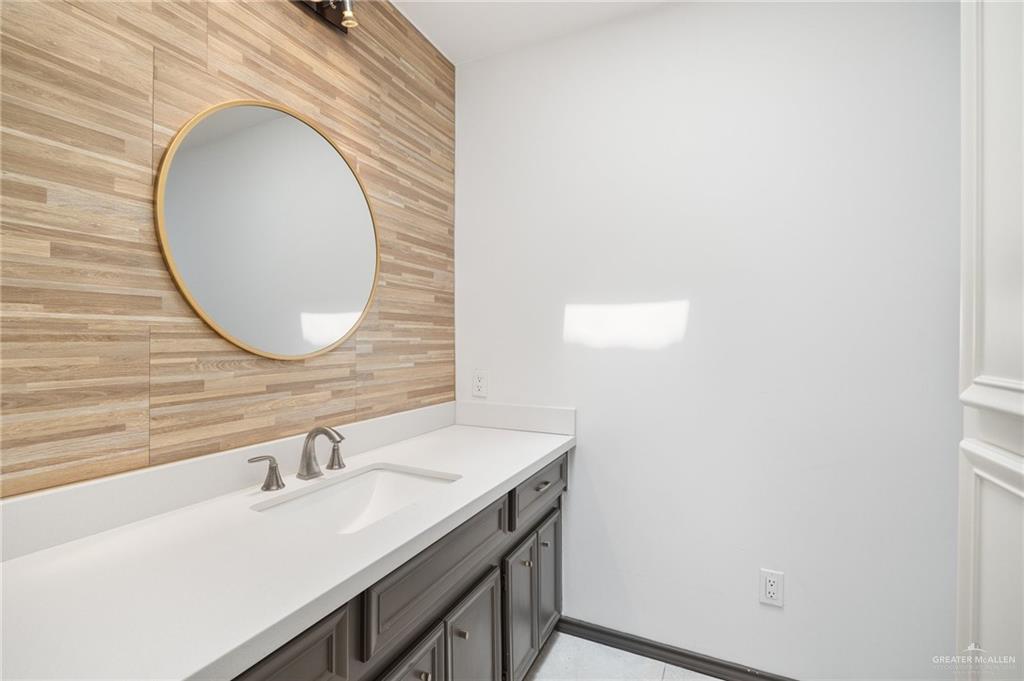 2115 S 3rd Street, McAllen, Texas image 9