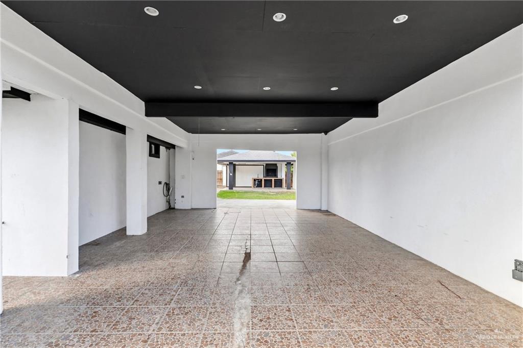 1100 W La Quinta Drive