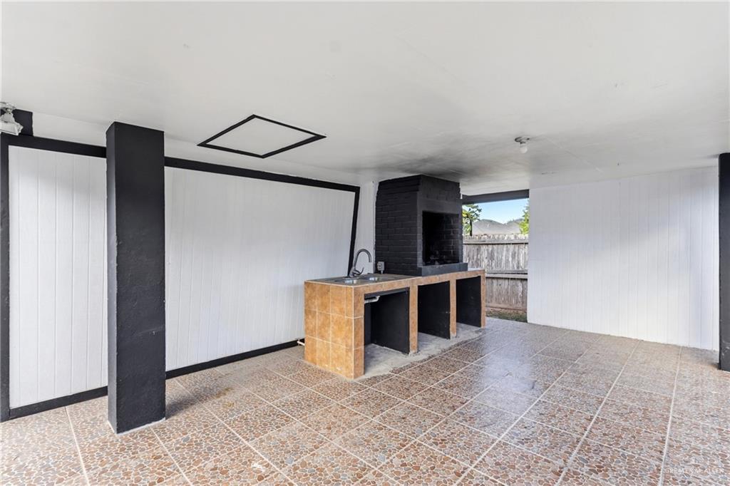 1100 W La Quinta Drive