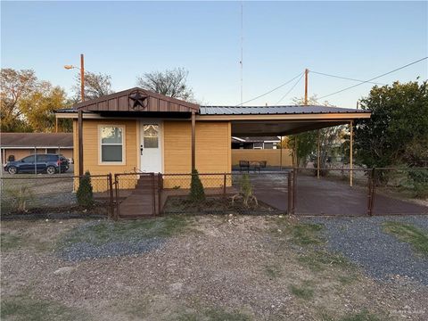 Photo of 302 N Madrigal Street, Roma, TX 78584 (MLS # 489004)