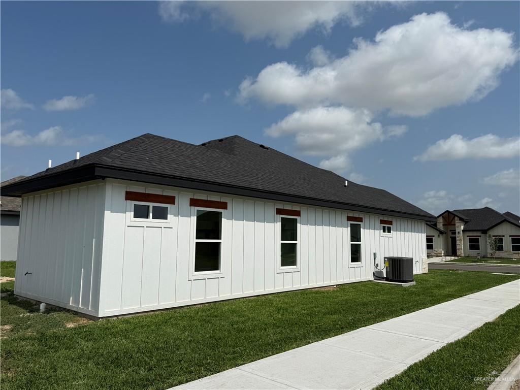 1008 W Riviera Lane, Edinburg, Texas image 4
