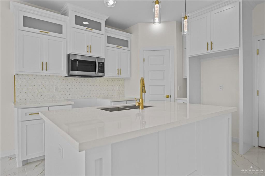 2612 E Solar Drive, Mission, Texas image 6