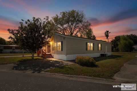 Mobile Home For Sale - 37 N Indian Lake Drive<br/> Los Fresnos, TX 78566