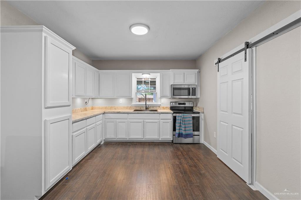 615 Iowa Street, Mercedes, Texas image 13
