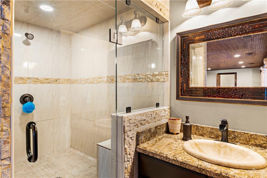 1461 Pino Street, Penitas, Texas image 14