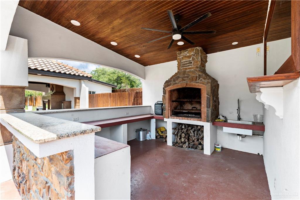 1461 Pino Street, Penitas, Texas image 7
