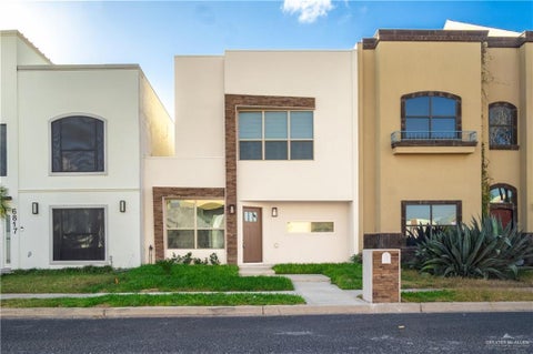 Townhouse For Rent - 6821 N 5th Street<br/> Hidalgo County, McAllen, TX 78504
