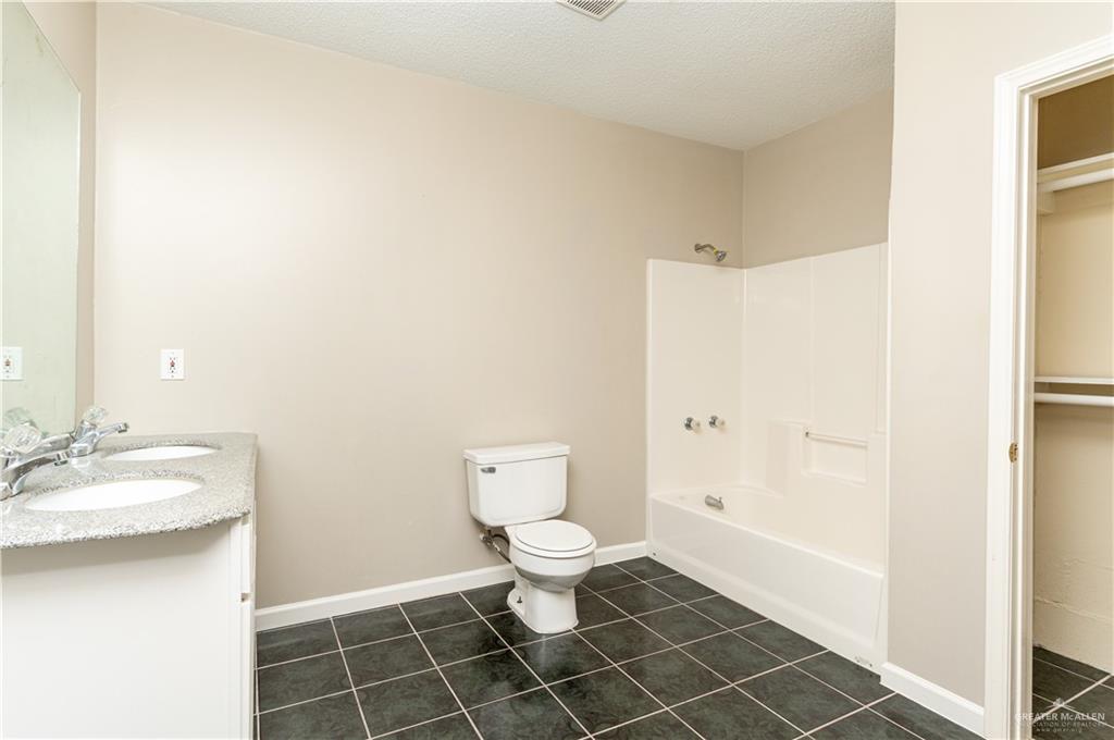 3103 Spanish Palms Drive, Mercedes, Texas image 8