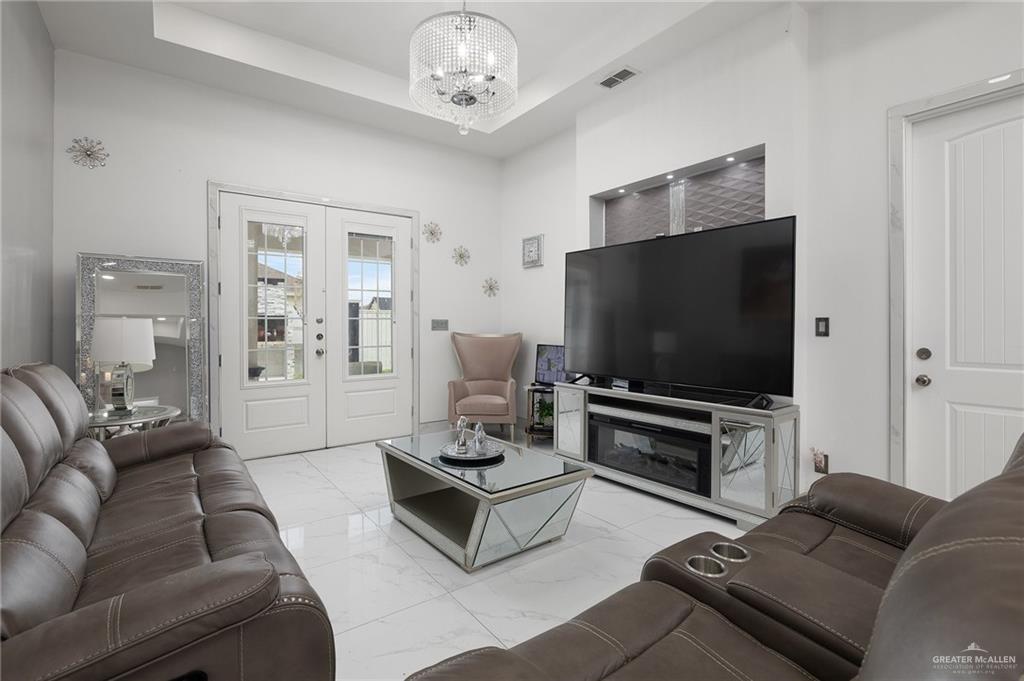 3108 E Bella Vista Avenue, Alton, Texas image 3