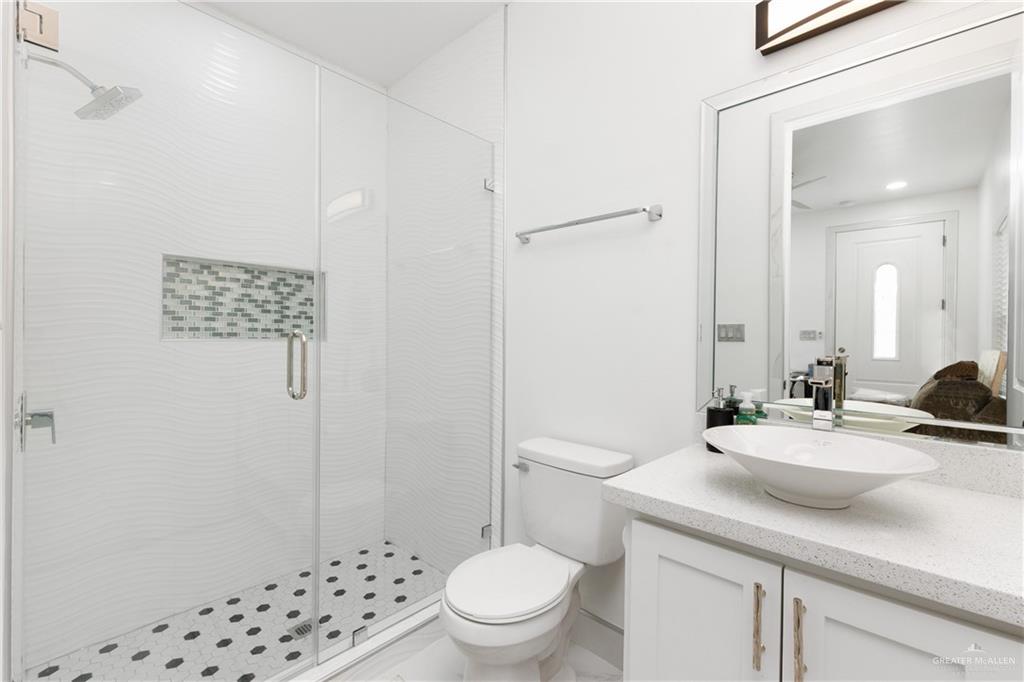 3108 E Bella Vista Avenue, Alton, Texas image 13