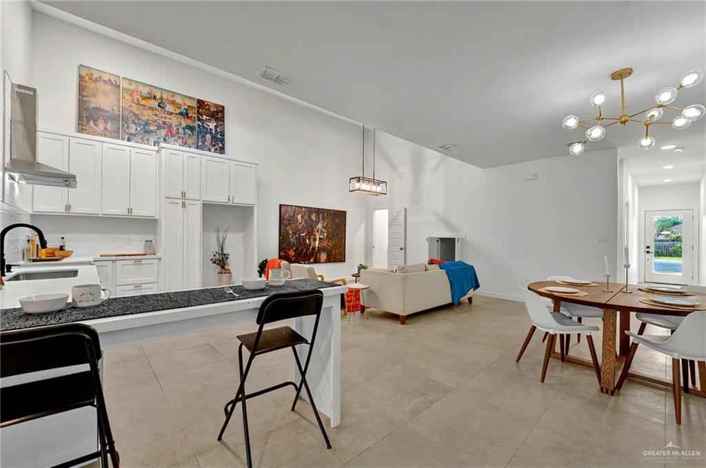 2625 Warbler Avenue, McAllen, Texas image 2