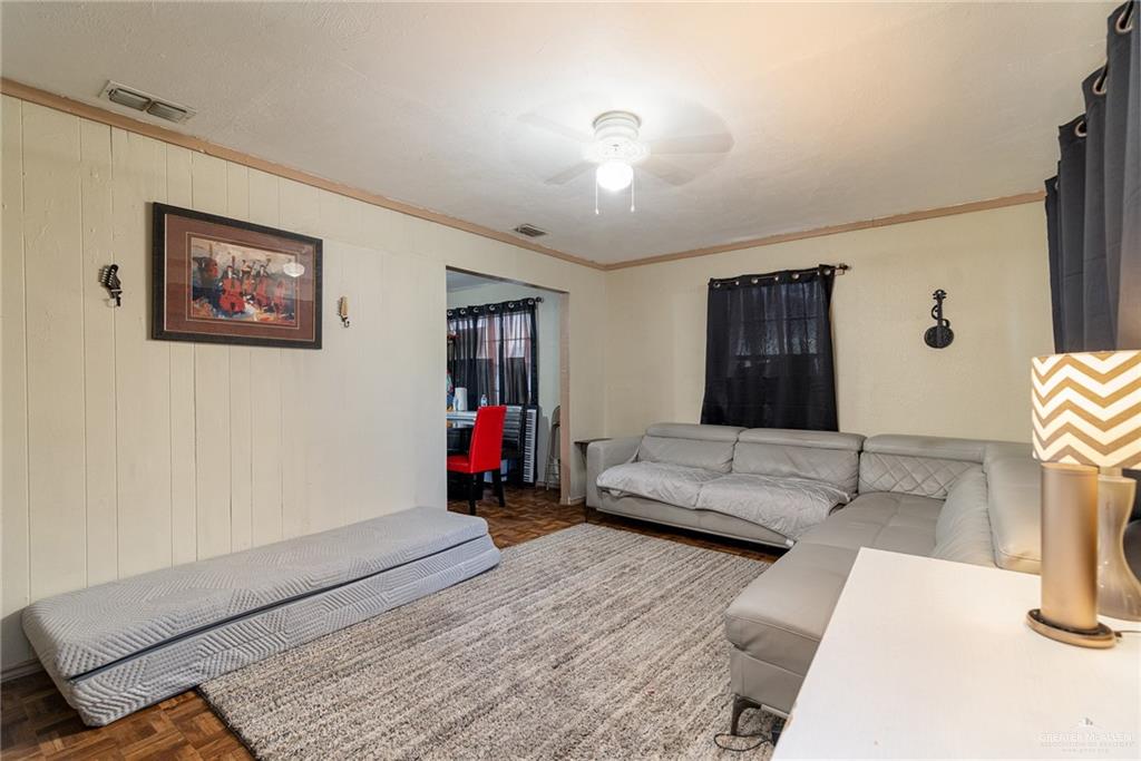 1237 W Hackberry Avenue, Alamo, Texas image 3