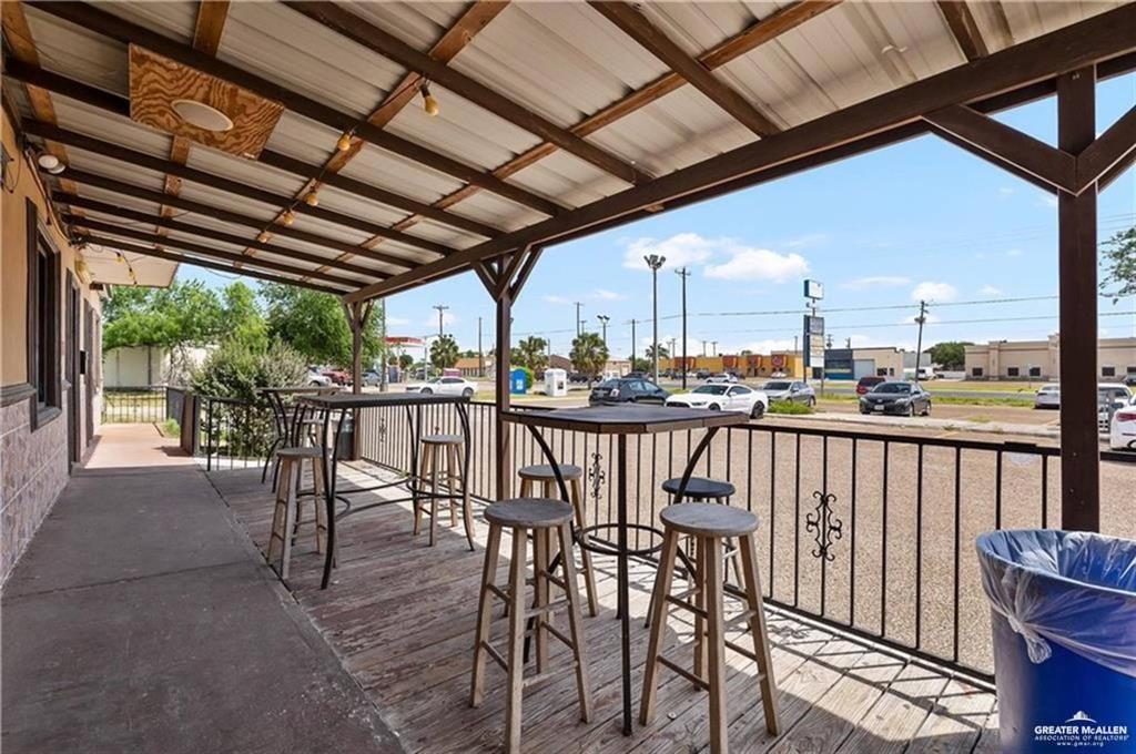 1810 W Griffin Parkway