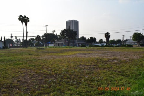 Vacant Land For Sale - 819 S 9th Street<br/> McAllen, TX 78503