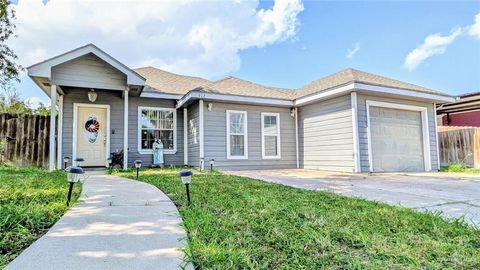 Photo of 912 Tulip Drive, Pharr, TX 78577 (MLS # 486361)