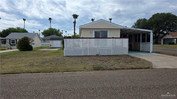 2002 GREEN GATE CIR E, PALMVIEW, TX 78572 - Image 2e76f7a2825ba6268fa47eb317623e4e/1329787475