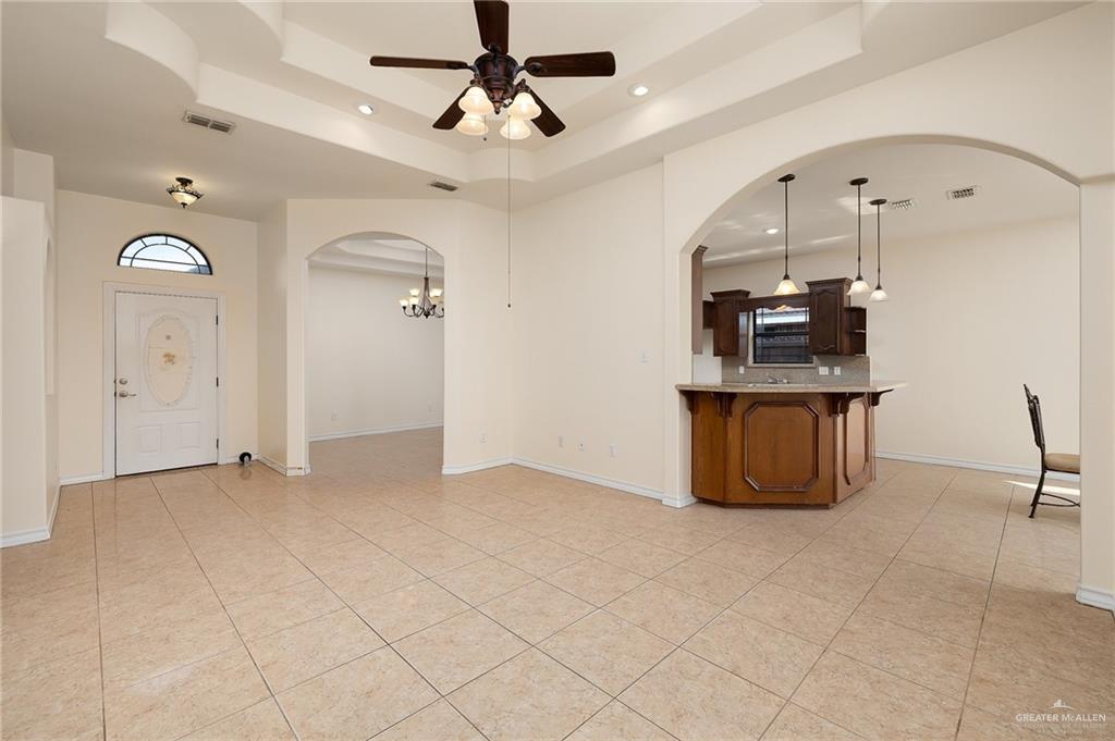 1502 N Popotillo Avenue, Edinburg, Texas image 2