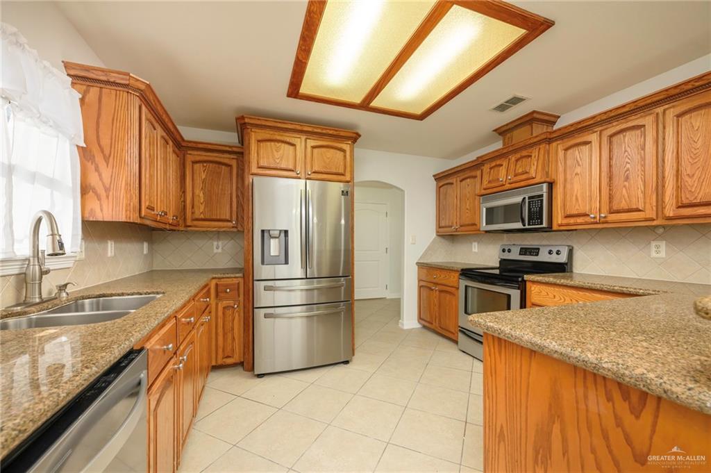 1710 Christian Circle, Harlingen, Texas image 7