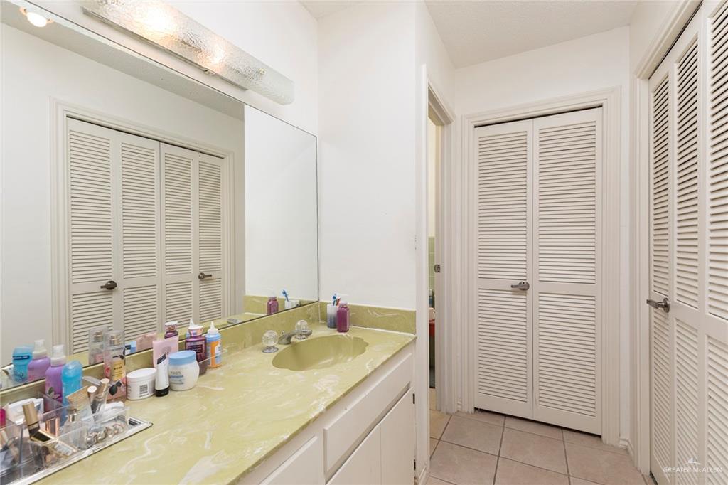 Mission, Texas, 78573, United States, 3 Bedrooms Bedrooms, ,3 BathroomsBathrooms,Residential,Active,2013453