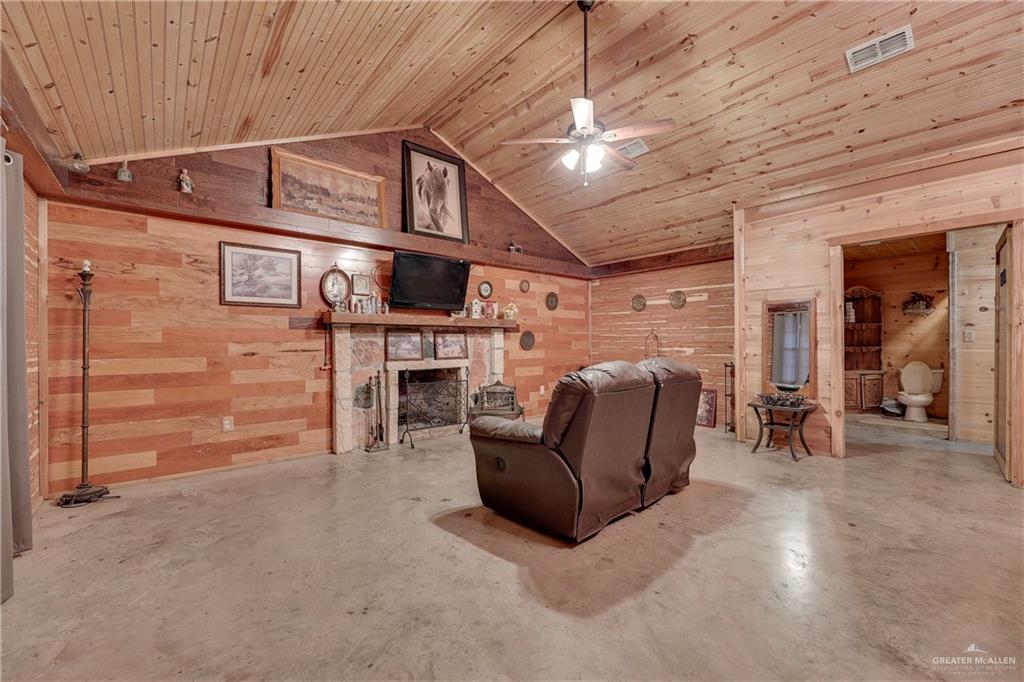 9510 N Cesar Chavez Road, Edinburg, Texas image 6
