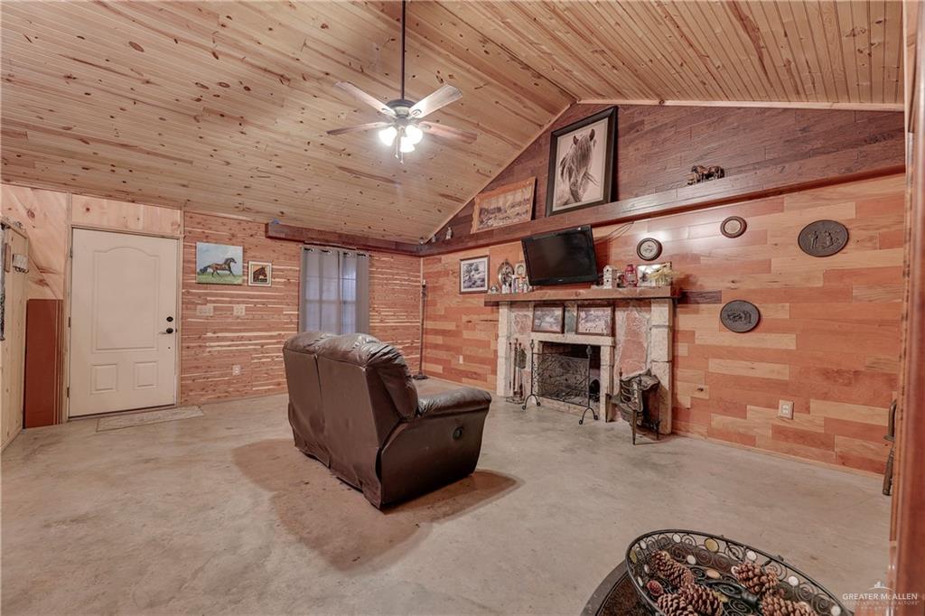 9510 N Cesar Chavez Road, Edinburg, Texas image 8