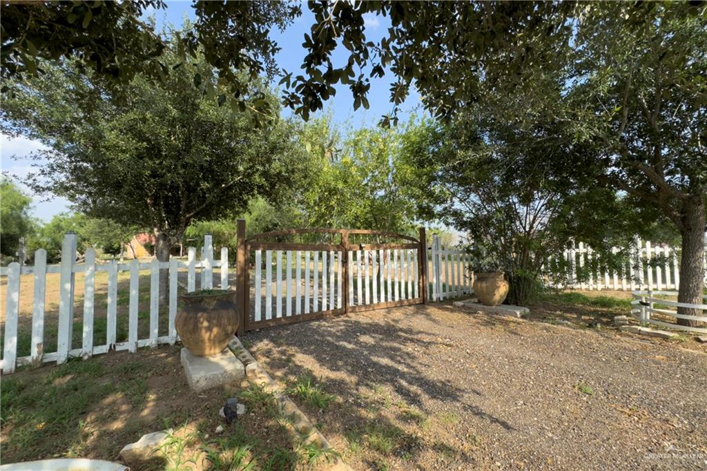 9510 N Cesar Chavez Road, Edinburg, Texas image 20