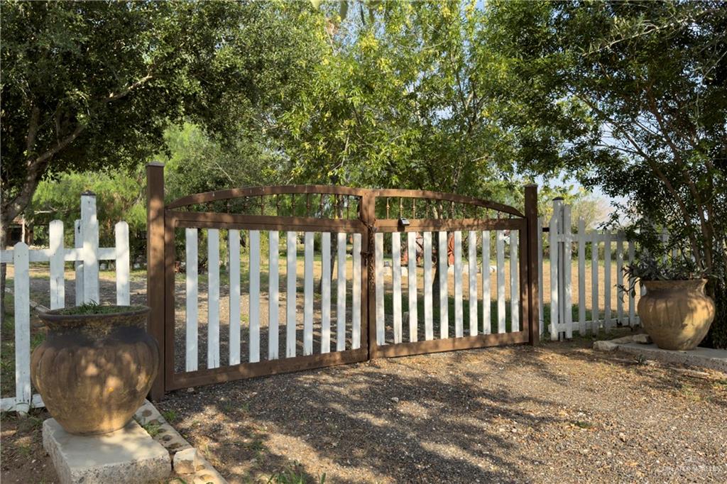 9510 N Cesar Chavez Road, Edinburg, Texas image 21