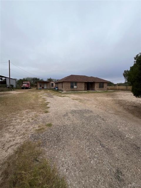 A home in Penitas