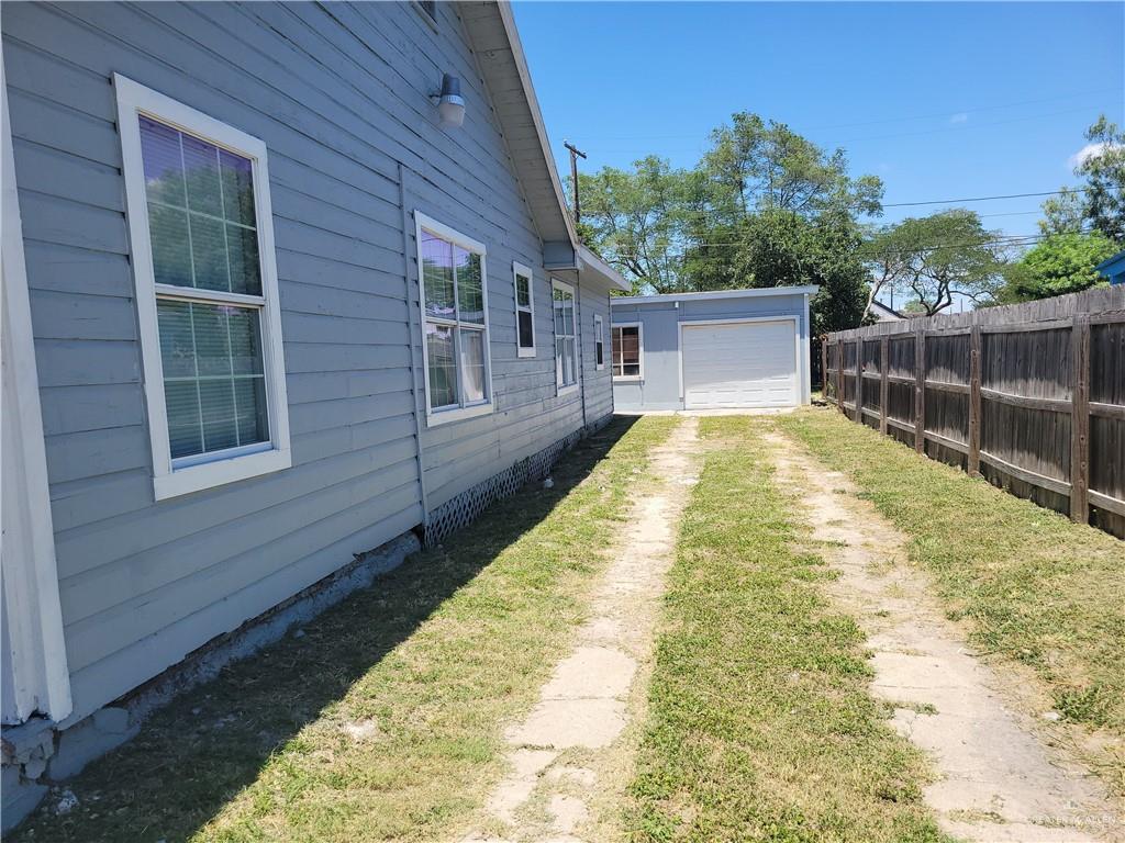 315 W Samano Street