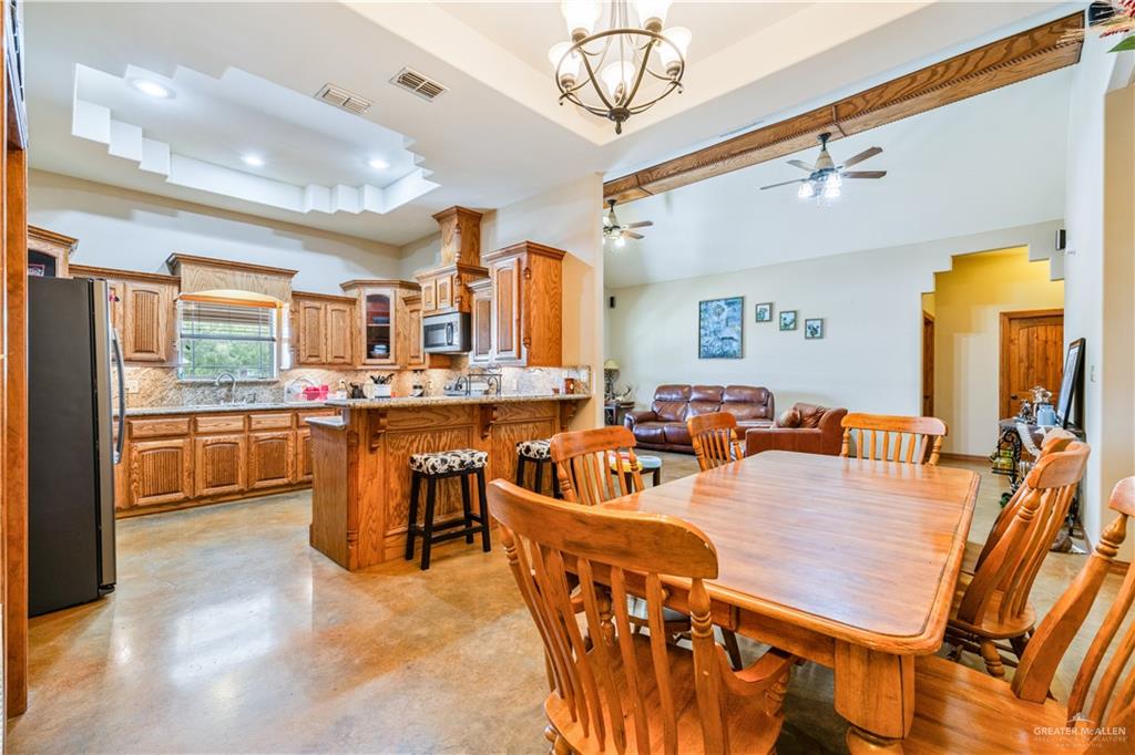 3120 Mesquite Country Avenue, Rio Grande City, Texas image 5
