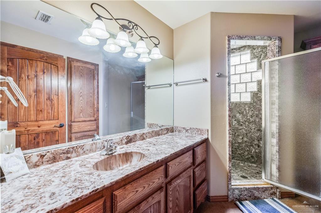 3120 Mesquite Country Avenue, Rio Grande City, Texas image 7