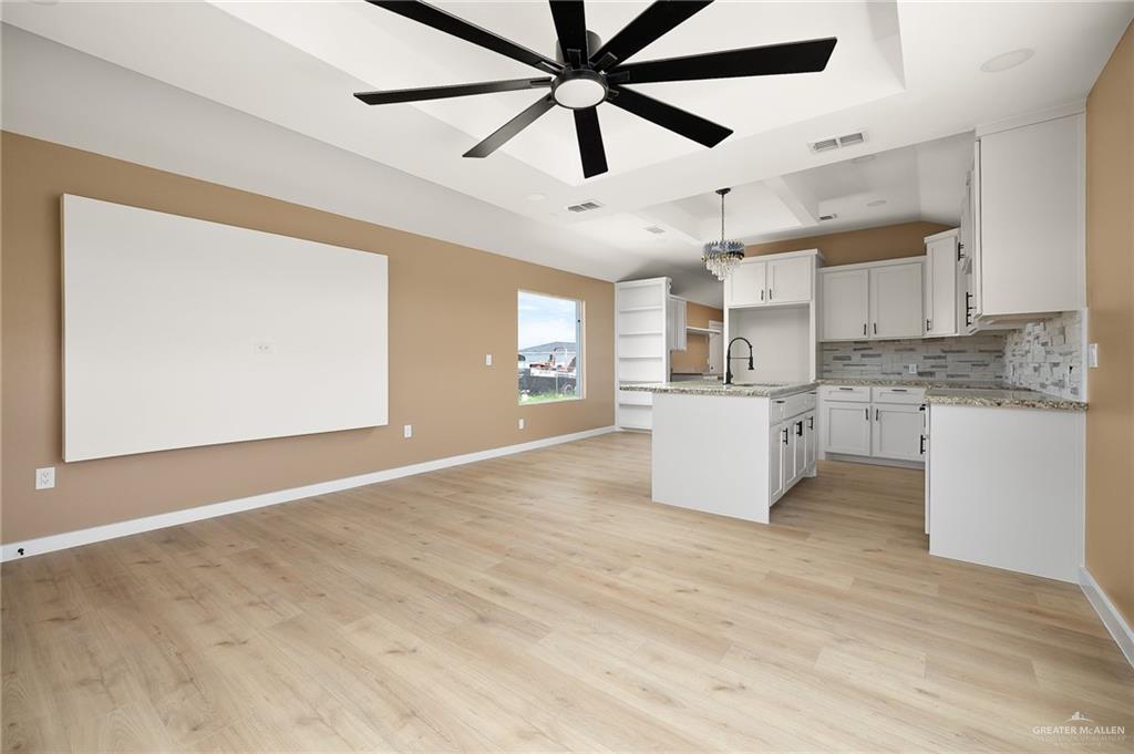 512 Amalia Avenue, Edinburg, Texas image 4