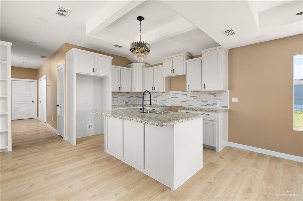 512 Amalia Avenue, Edinburg, Texas image 2