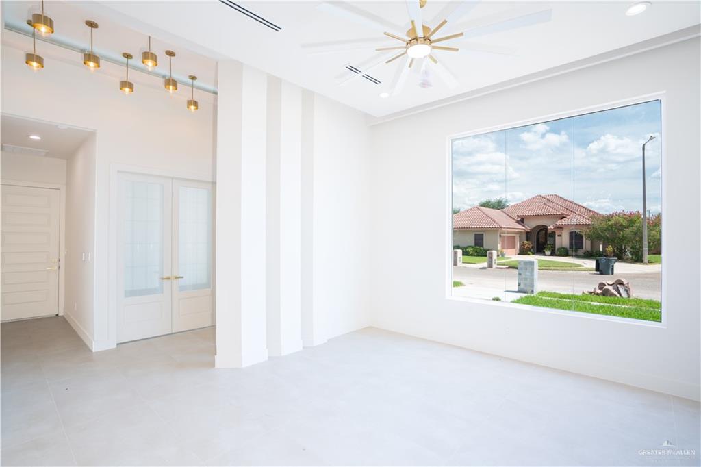 2607 Cottonwood Street, Mission, Texas image 3