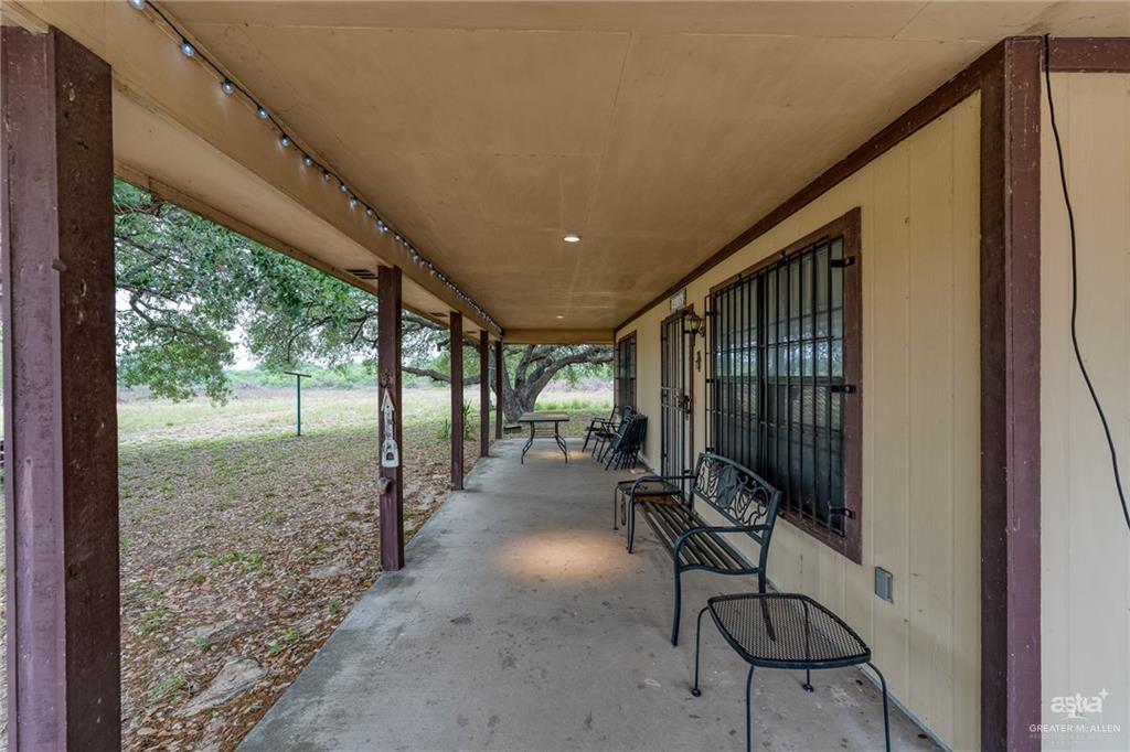 498 Brooks County Road 406, Falfurrias, Texas image 11