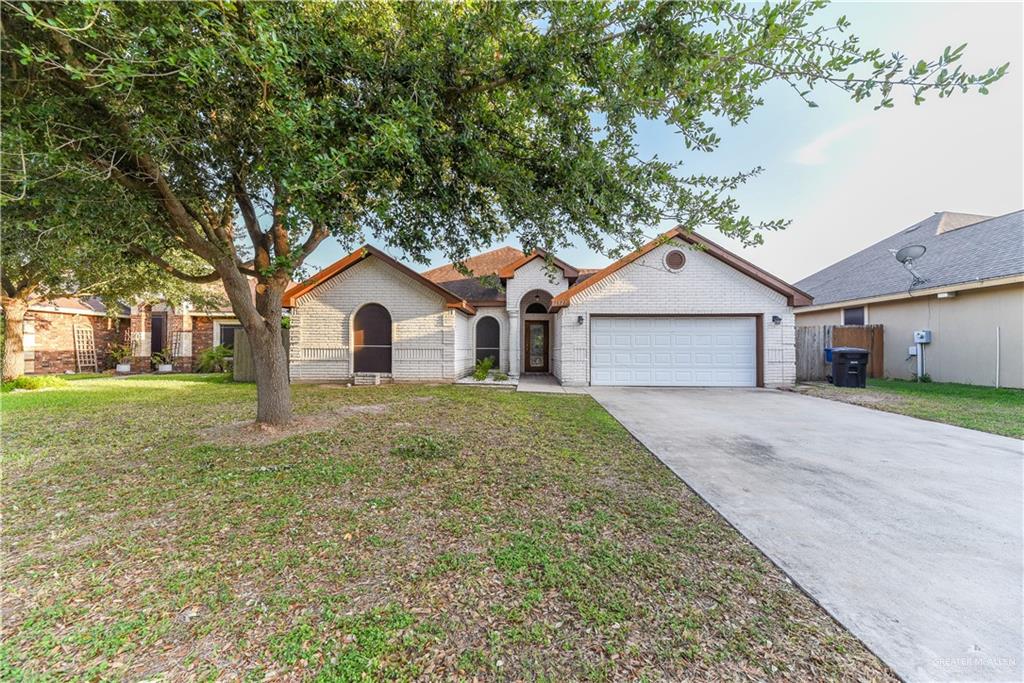 2121 Kingsborough Avenue, McAllen, Texas image 2