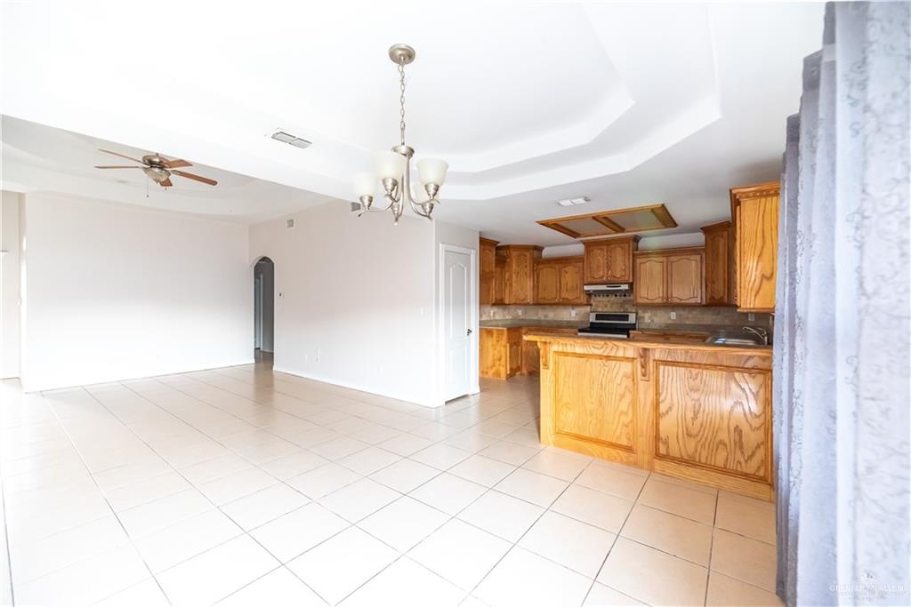 2121 Kingsborough Avenue, McAllen, Texas image 5