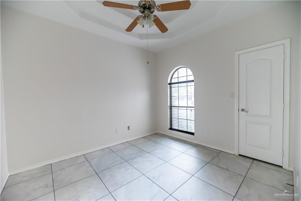 2121 Kingsborough Avenue, McAllen, Texas image 9