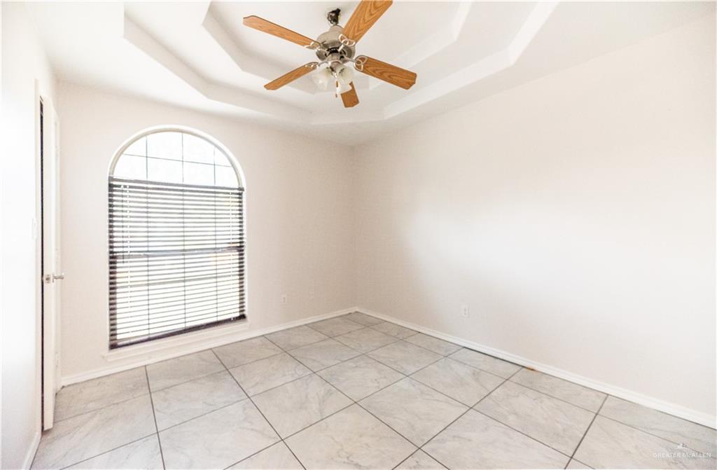 2121 Kingsborough Avenue, McAllen, Texas image 8