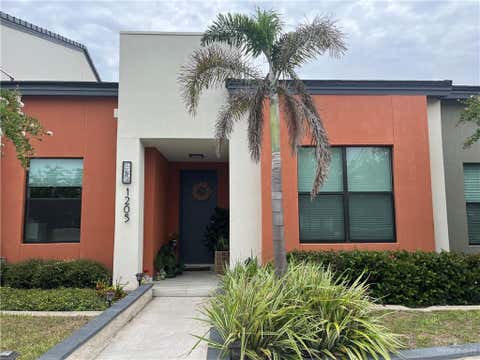 Townhouse For Rent - 1205 Ozark Avenue<br/> Hidalgo County, McAllen, TX 78504