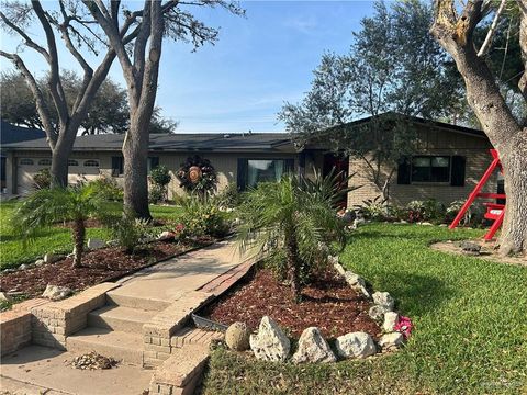 Photo of 1500 Marigold Avenue, McAllen, TX 78501 (MLS # 497803)