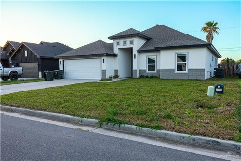 Photo of 204 N Brooks Circle N, La Feria, TX 78559 (MLS # 508820)