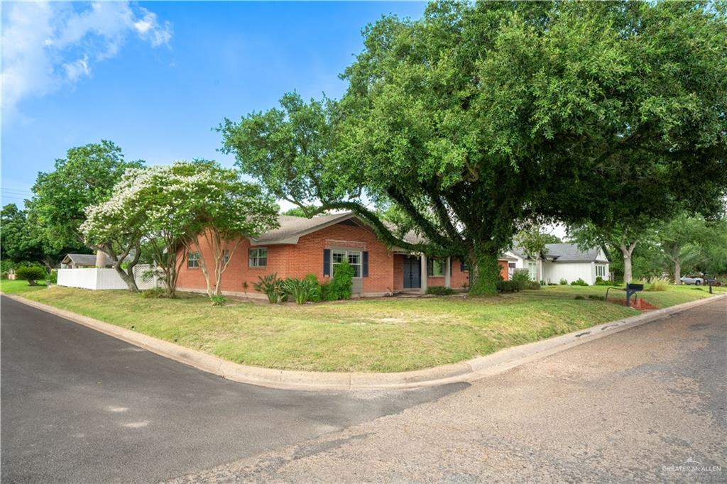 1201 Valley View Drive, Weslaco, Texas image 3