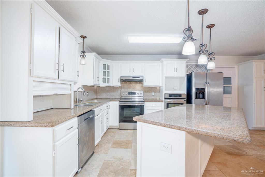 1201 Valley View Drive, Weslaco, Texas image 7