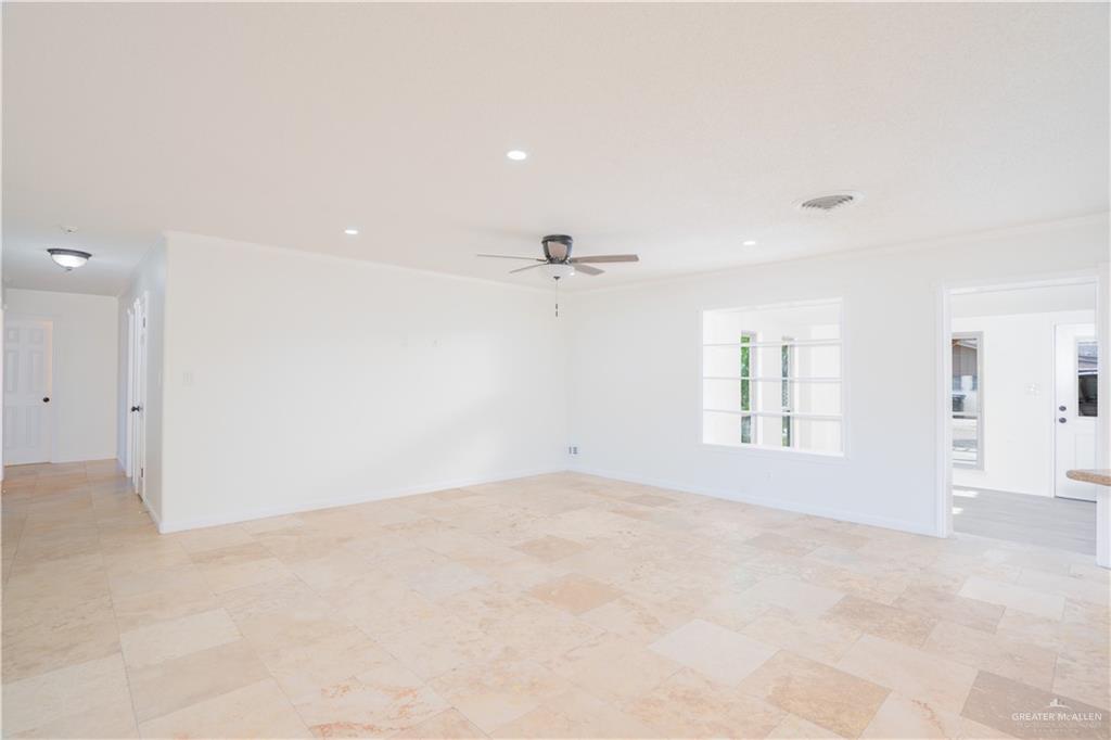 1201 Valley View Drive, Weslaco, Texas image 4