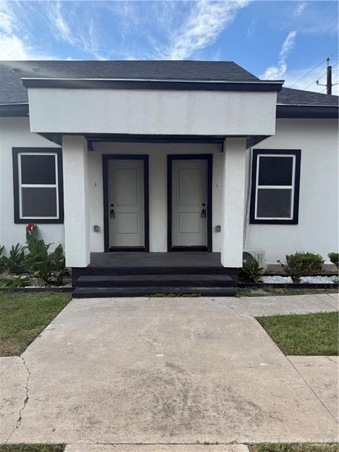 Homes For Sale - 212 E 11th Street<br/> Mission, TX 78572